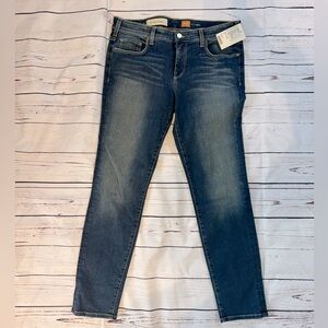 ***NWT***Women’s Anthropology the Serif jeans.